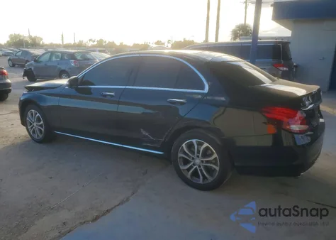 2017 Mercedes-Benz C 300 4Matic z USA, uszkodzony, nr VIN WDDWF4KB2HR240744